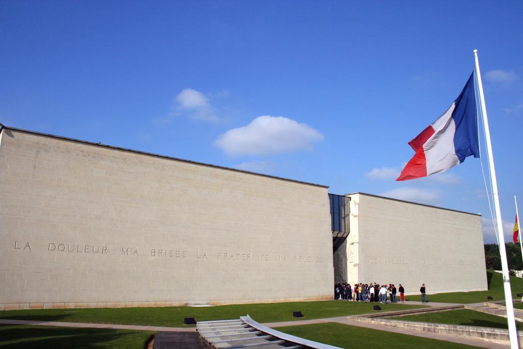 Sphinx Residences - Tempologis Memorial * Caen